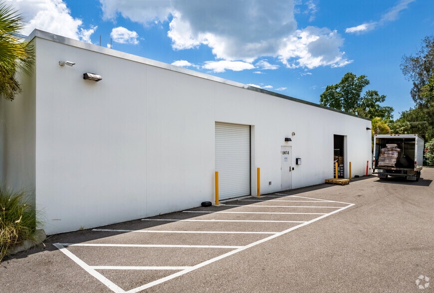 1060 Goodrich Ave, Sarasota, FL for sale - Building Photo - Image 3 of 21