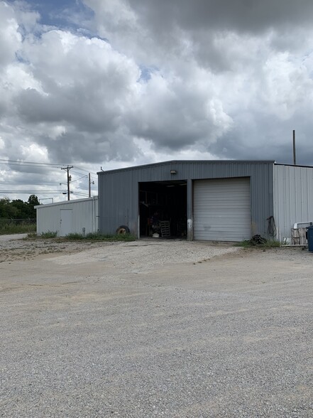 2818 S State Highway 101, Bridgeport, TX for sale - Building Photo - Image 1 of 1