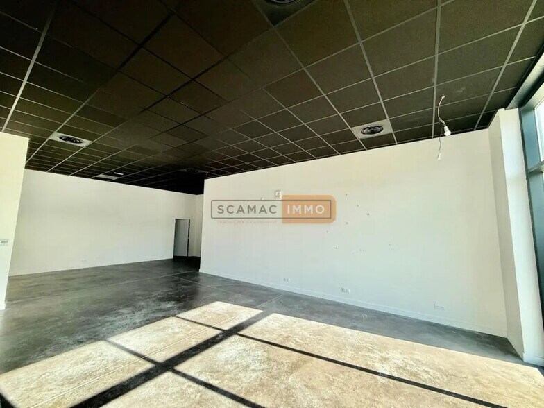 Industrial in Fréjus for lease - Interior Photo - Image 3 of 7