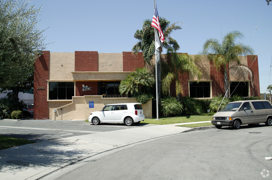 2811 E Ana St, Rancho Dominguez, CA for lease - Building Photo - Image 3 of 3