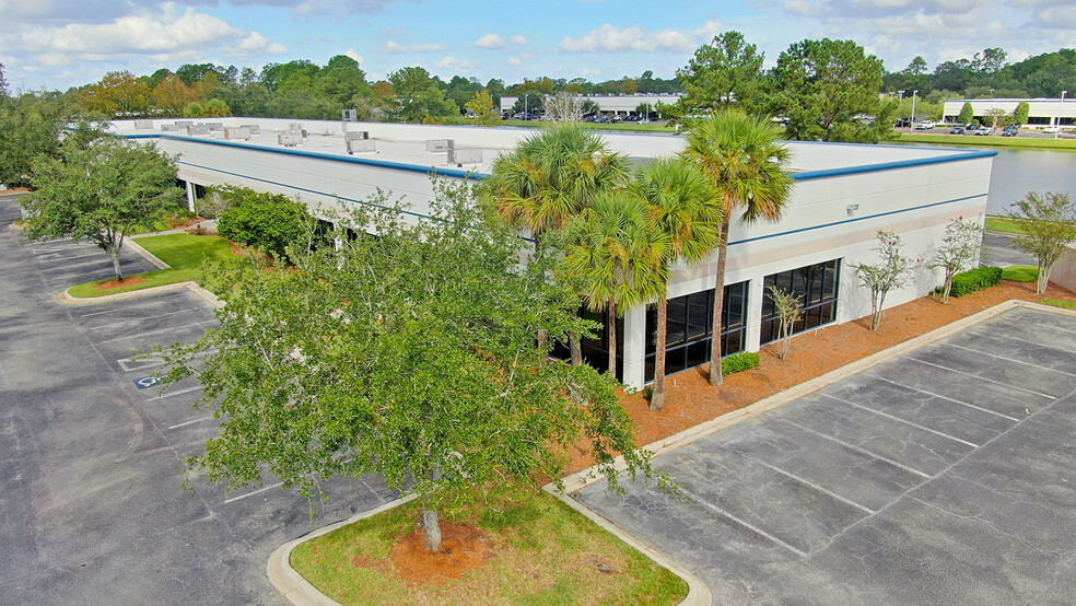 8211 Cypress Plaza Dr, Jacksonville, FL for lease - Building Photo - Image 3 of 12