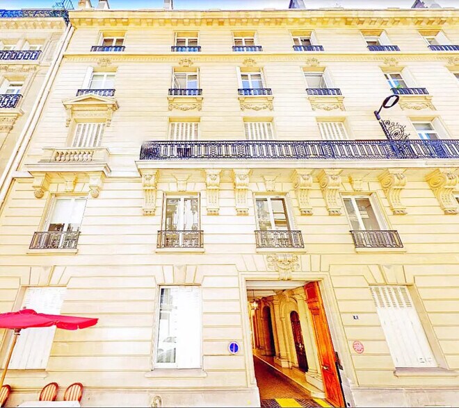 Office in Paris for lease - Building Photo - Image 1 of 12