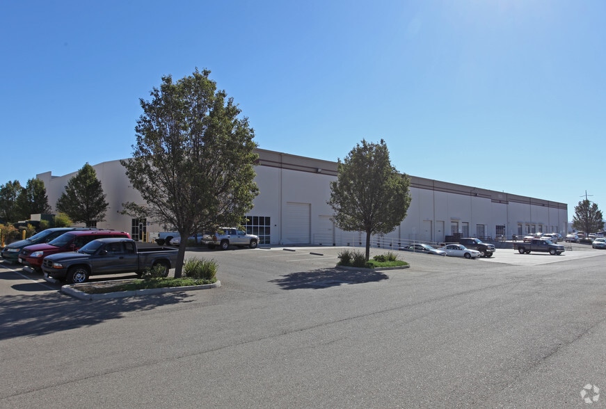1925 N MacArthur Dr, Tracy, CA for lease - Primary Photo - Image 1 of 3