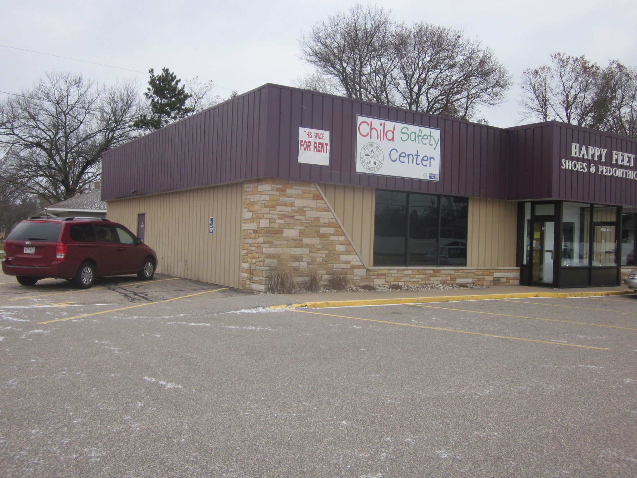 52 Sunset Blvd, Stevens Point, WI for lease Building Photo- Image 1 of 3