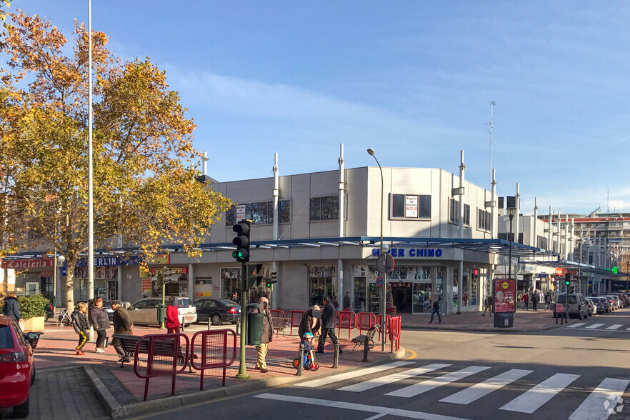 Retail in Móstoles, Madrid for sale - Building Photo - Image 2 of 3