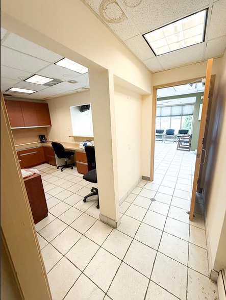 13 Mechanic St, Cape May Court House, NJ for lease - Interior Photo - Image 2 of 6