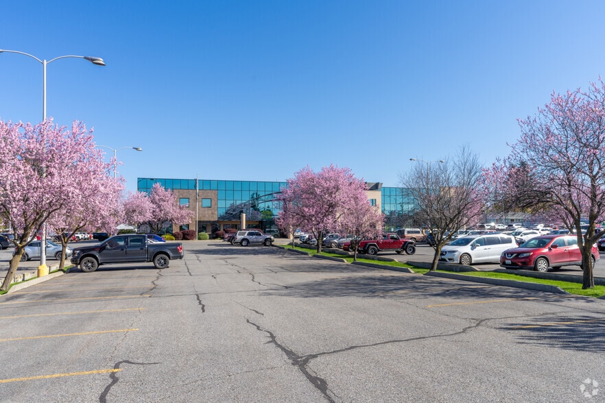 8517 E Trent Ave, Spokane Valley, WA for lease - Building Photo - Image 2 of 5