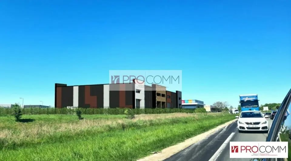 Retail in Mainvilliers for lease - Building Photo - Image 1 of 3