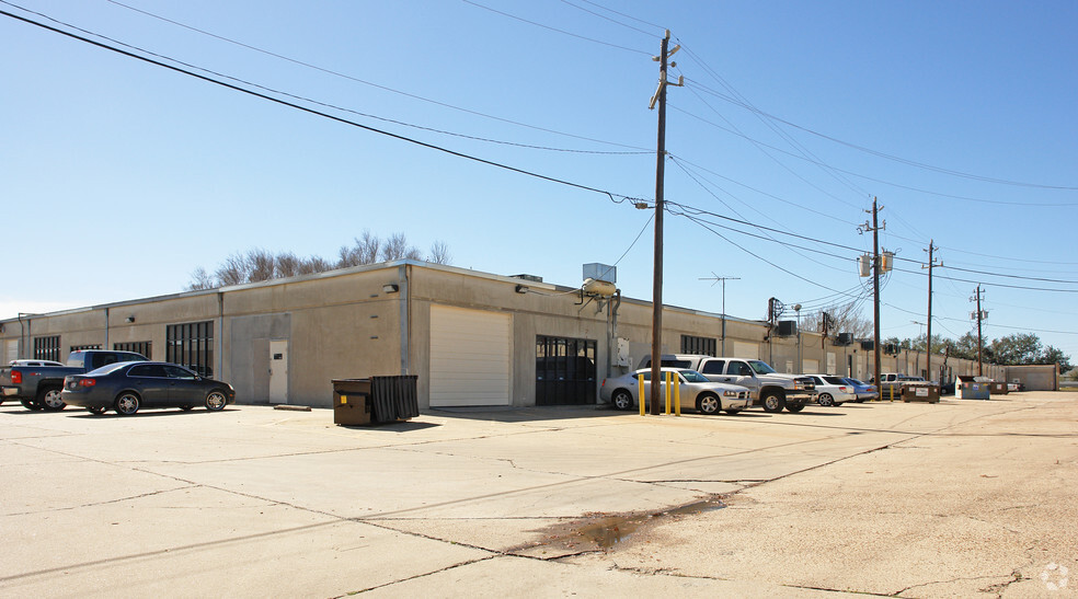 1700-1750 W Sam Houston Pky N, Houston, TX for lease - Building Photo - Image 2 of 21