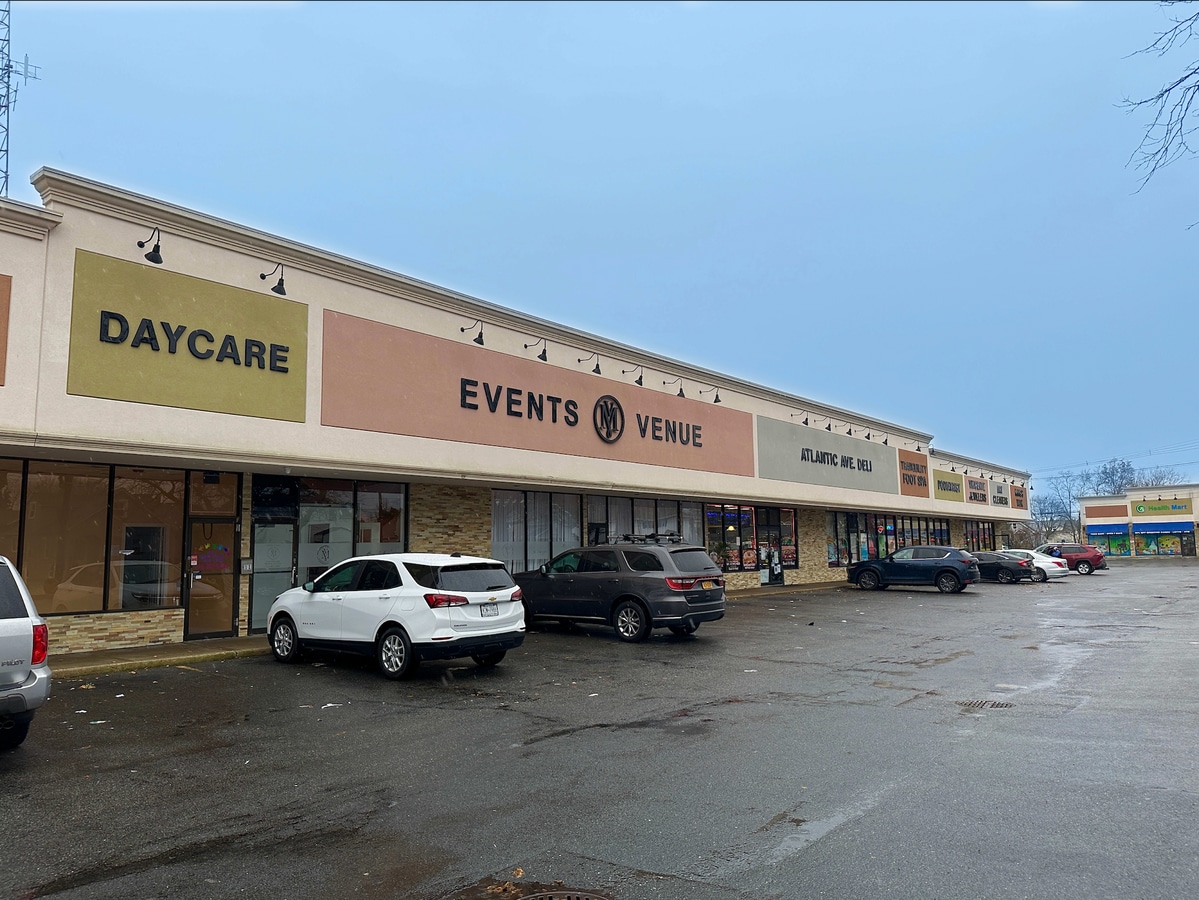 527 Atlantic Ave, Freeport, NY 11520