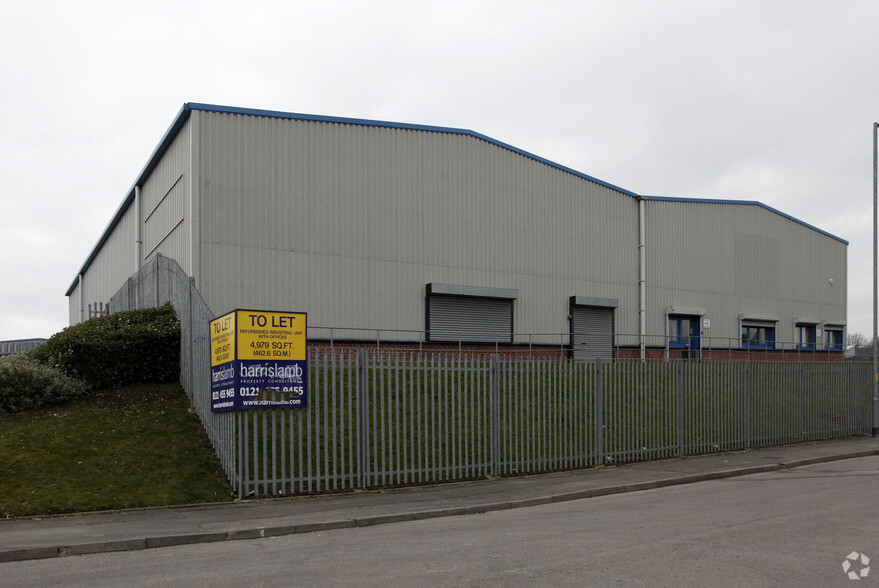 East Acre, Willenhall for lease - Primary Photo - Image 1 of 3