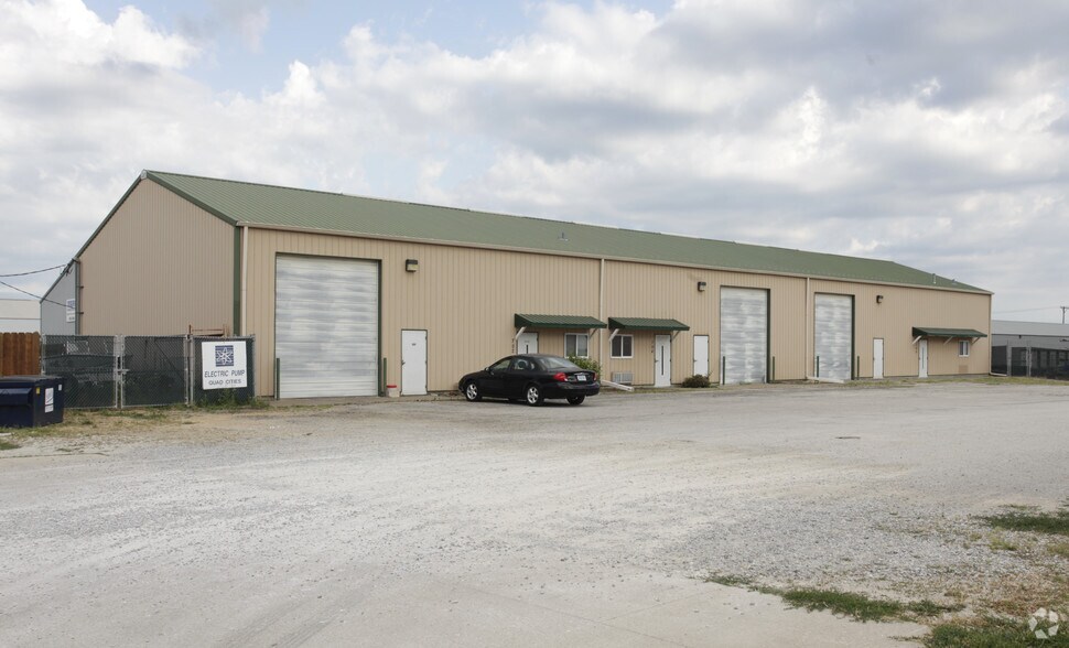 702-728 E Price St, Eldridge, IA for sale - Primary Photo - Image 1 of 1