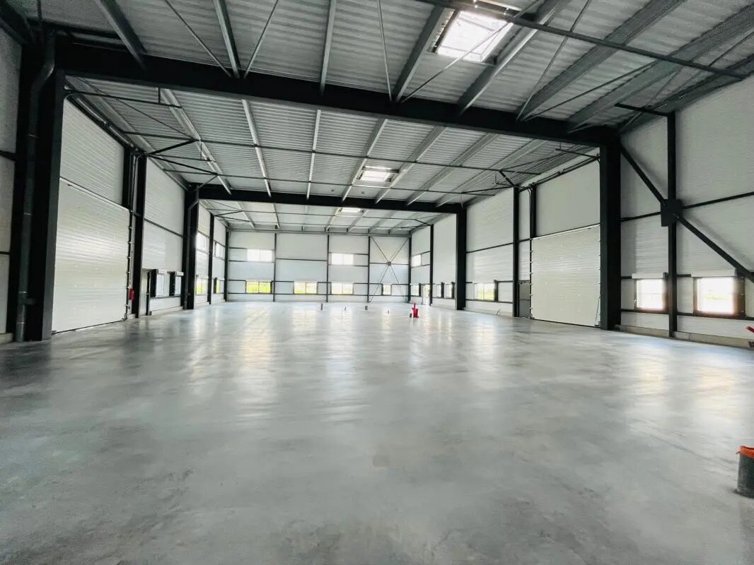 Industrial in Donges for sale Interior Photo- Image 1 of 2