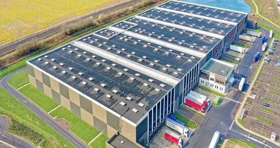 Industrial in Servon for lease Building Photo- Image 1 of 7