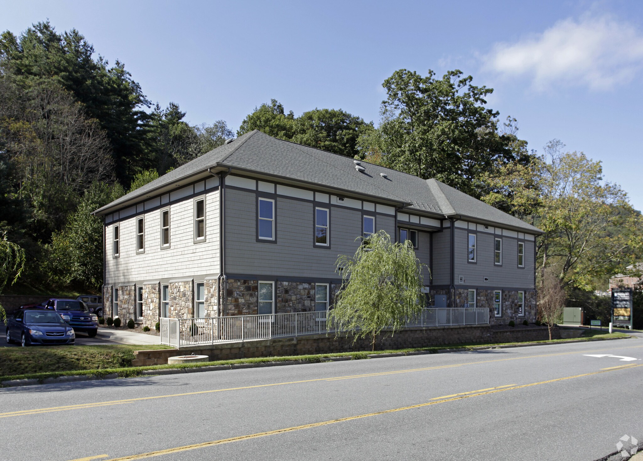 379 New Market Blvd, Boone, NC for lease Primary Photo- Image 1 of 15
