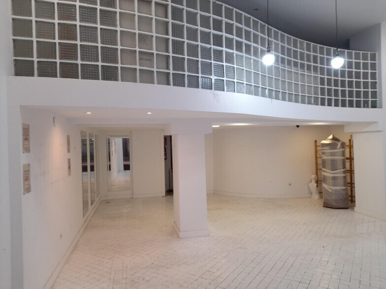 Retail in Cáceres, Cáceres for lease - Building Photo - Image 2 of 11