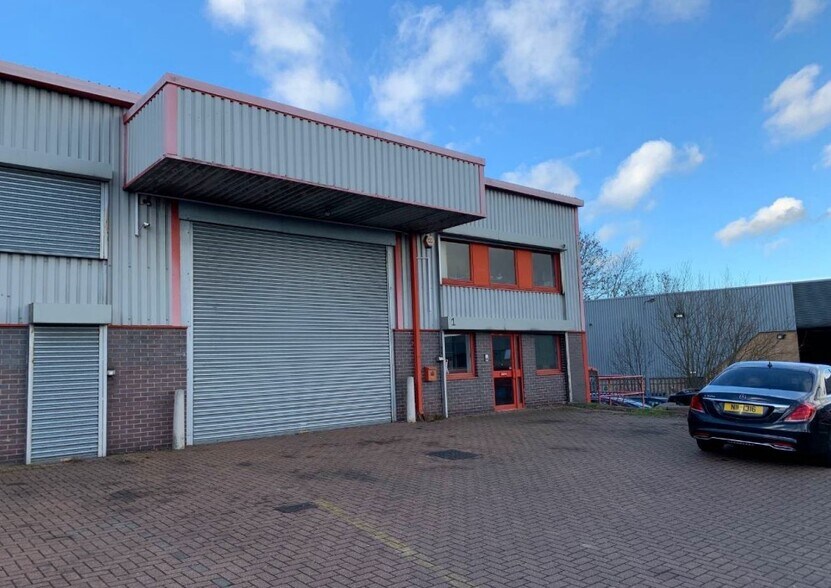 Whitworth Rd, Stevenage for lease - Building Photo - Image 1 of 3