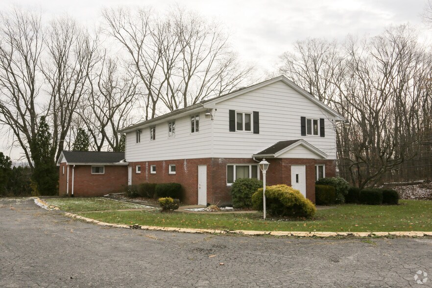 7433 Warren Sharon Rd, Brookfield, OH 44403