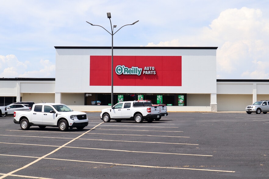 3813-3815 Ross Clark Cir, Dothan, AL for lease - Building Photo - Image 2 of 6