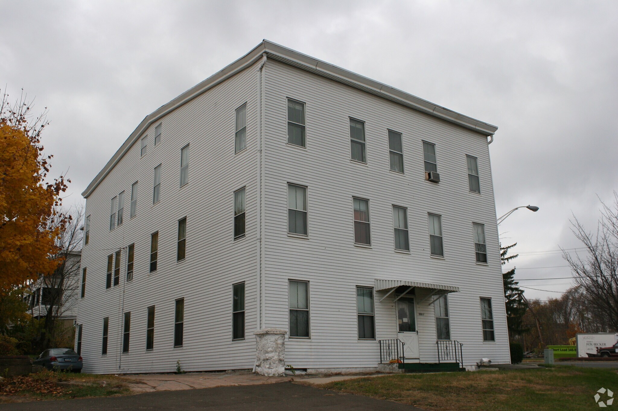 399 Dekoven Dr, Middletown, CT for sale Primary Photo- Image 1 of 1