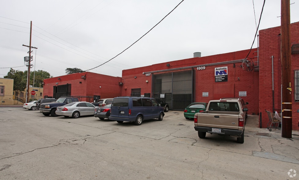 1901 E 7th Pl, Los Angeles, CA for lease - Building Photo - Image 2 of 9