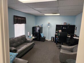 500 State Route 33 W, Millstone Township, NJ for lease Interior Photo- Image 2 of 3