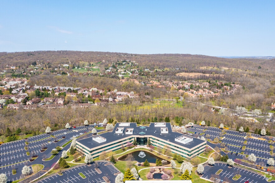 1500-1550 Liberty Ridge Dr, Wayne, PA for lease - Aerial - Image 2 of 2