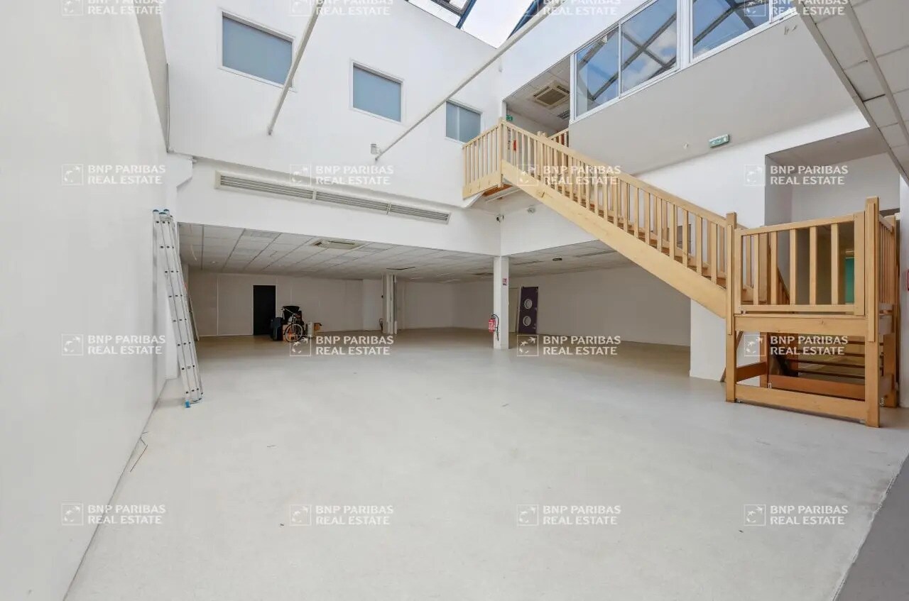 Flex in Villiers-sur-Marne for sale Building Photo- Image 1 of 14