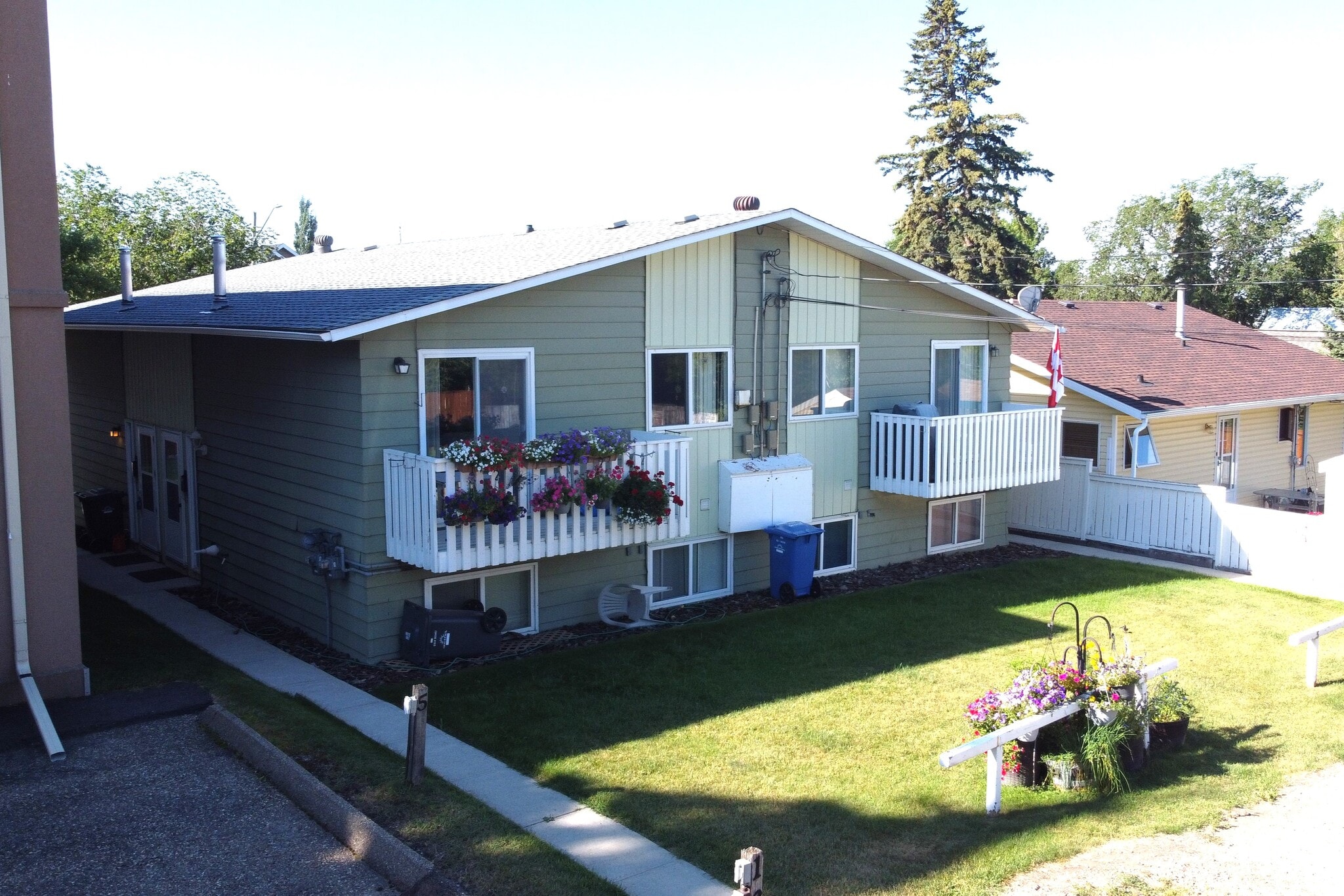 5016 47 St, Innisfail, AB T4G 1M3 Multifamily for Sale