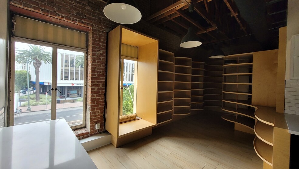 5651 Wilshire Blvd, Los Angeles, CA for lease - Interior Photo - Image 2 of 15