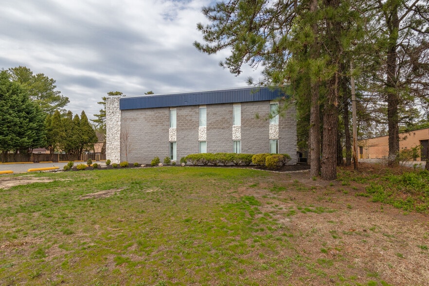 411 Commerce Ln, West Berlin, NJ for sale - Building Photo - Image 3 of 69