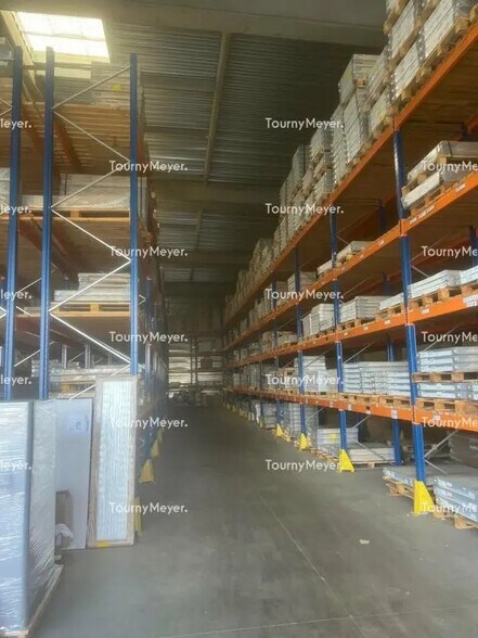 Flex in Vern-sur-Seiche for lease - Interior Photo - Image 2 of 2