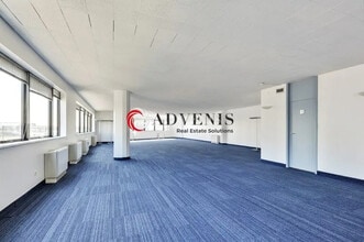 4 Place De Londres, Tremblay-en-France for lease Interior Photo- Image 2 of 3