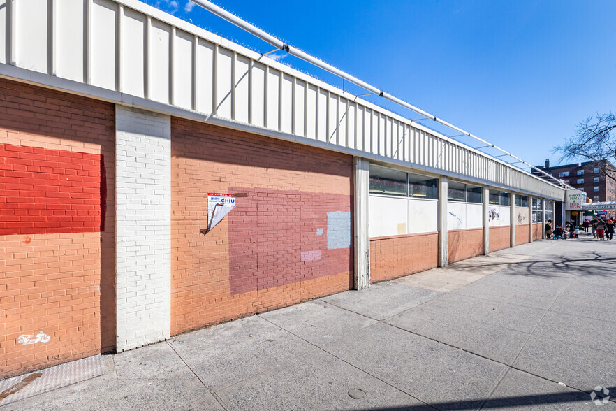 4415 Kissena Blvd, Flushing, NY for lease - Building Photo - Image 2 of 6