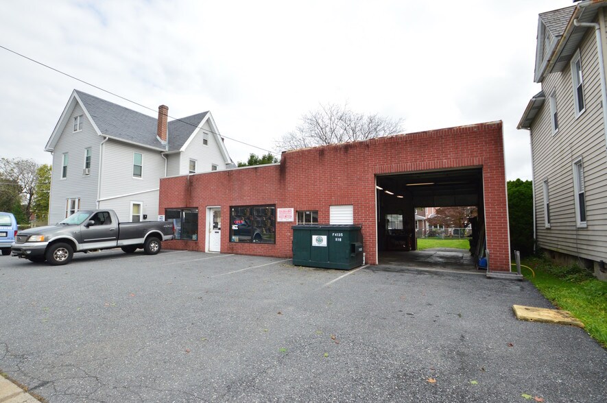 1059 3rd St, Whitehall, PA 18052