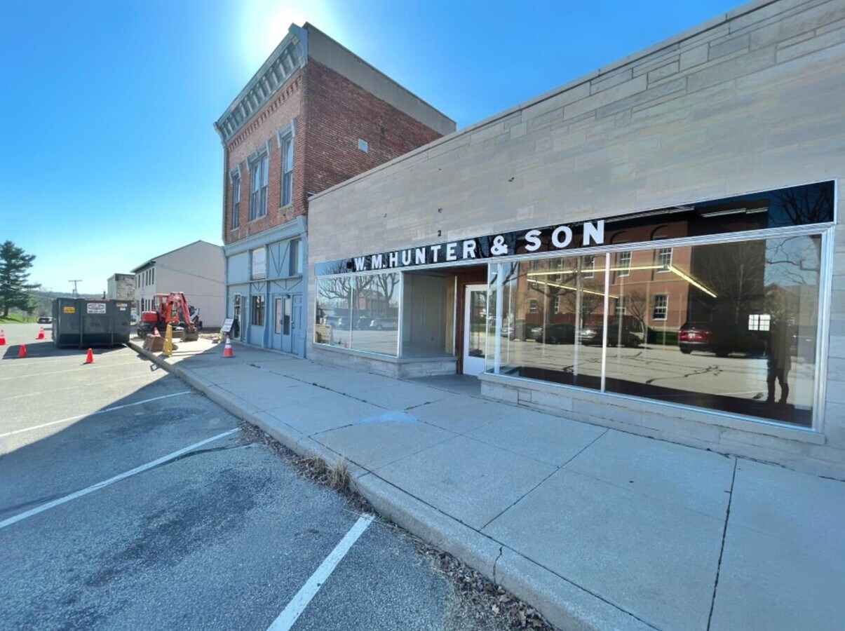 1 W Tyson St, Versailles, IN 47042