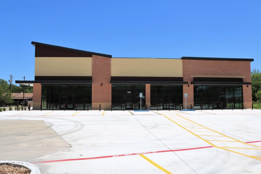 704 Junction Hwy, Kerrville, TX for lease - Primary Photo - Image 1 of 10