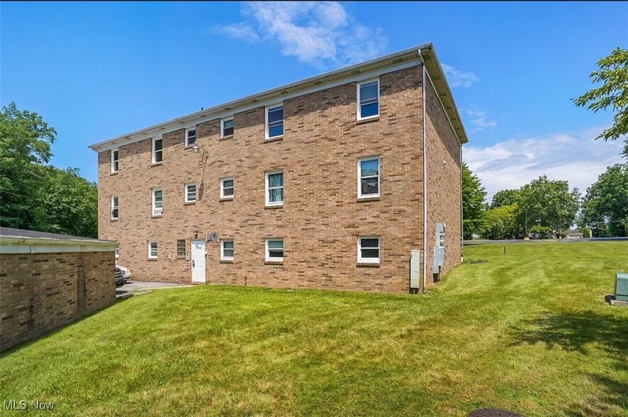 5000 West Blvd, Boardman, OH for sale - Building Photo - Image 2 of 17