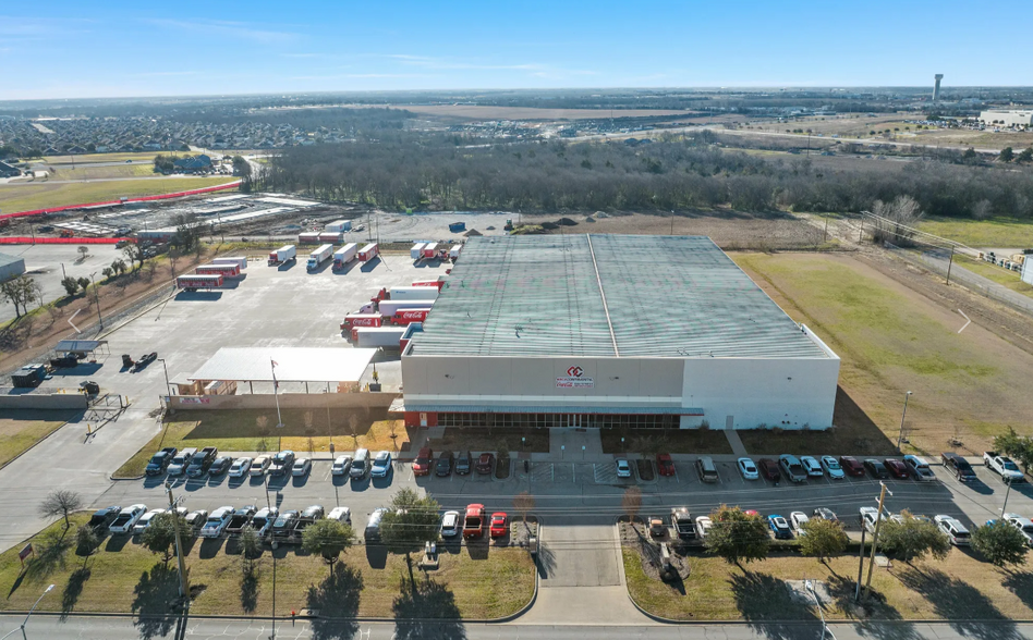 2701 Texas Central Pky, Waco, TX for lease - Building Photo - Image 2 of 5