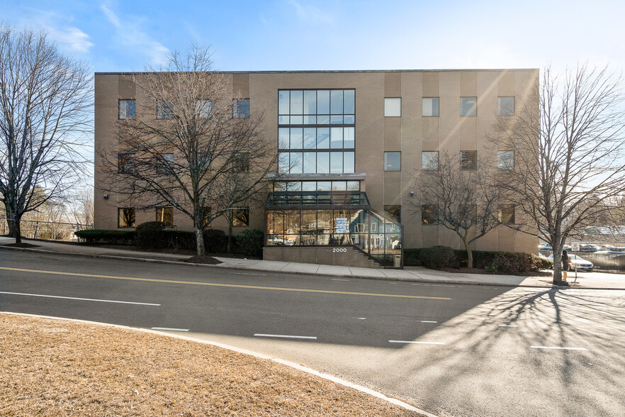 2000 Commonwealth Ave, Newton, MA for lease - Building Photo - Image 1 of 18