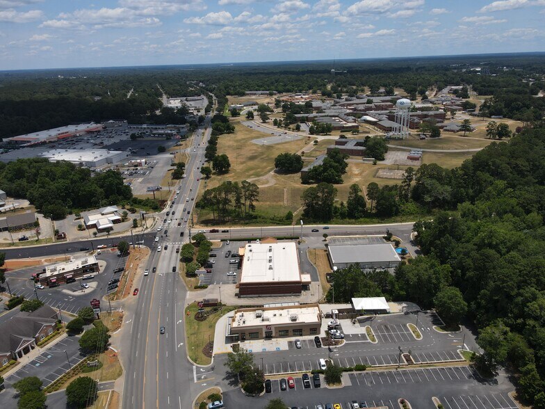 2000 Veterans Blvd, Dublin, GA for sale - Building Photo - Image 3 of 5