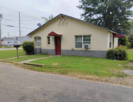 302 E 11th St, Mount Pleasant TX - Mobile Home or RV Park