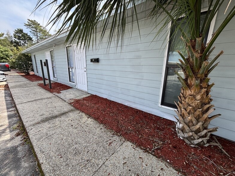101 Nightingale Ln, Gulf Breeze, FL for lease - Building Photo - Image 1 of 14