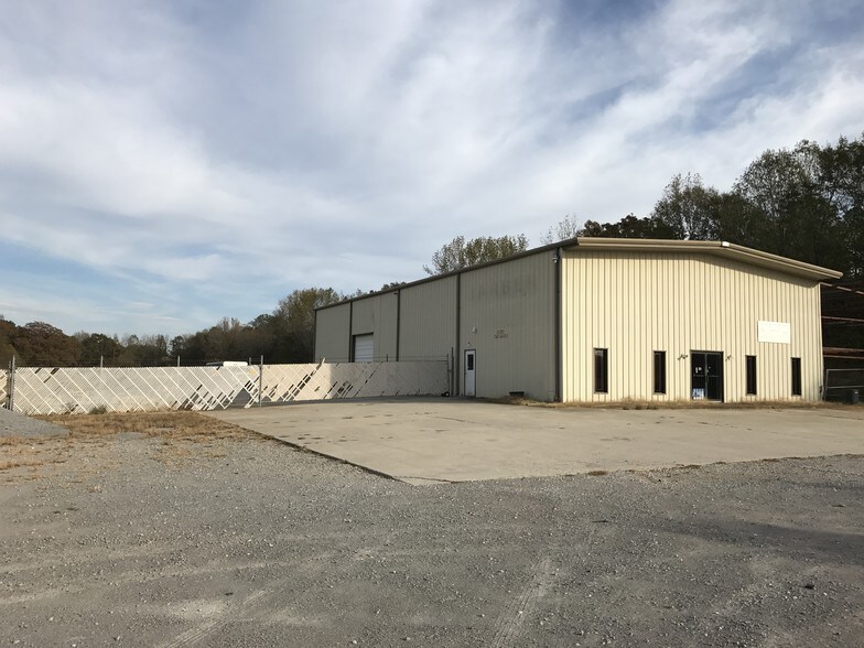 15770 York Ln, Athens, AL for sale - Primary Photo - Image 1 of 1