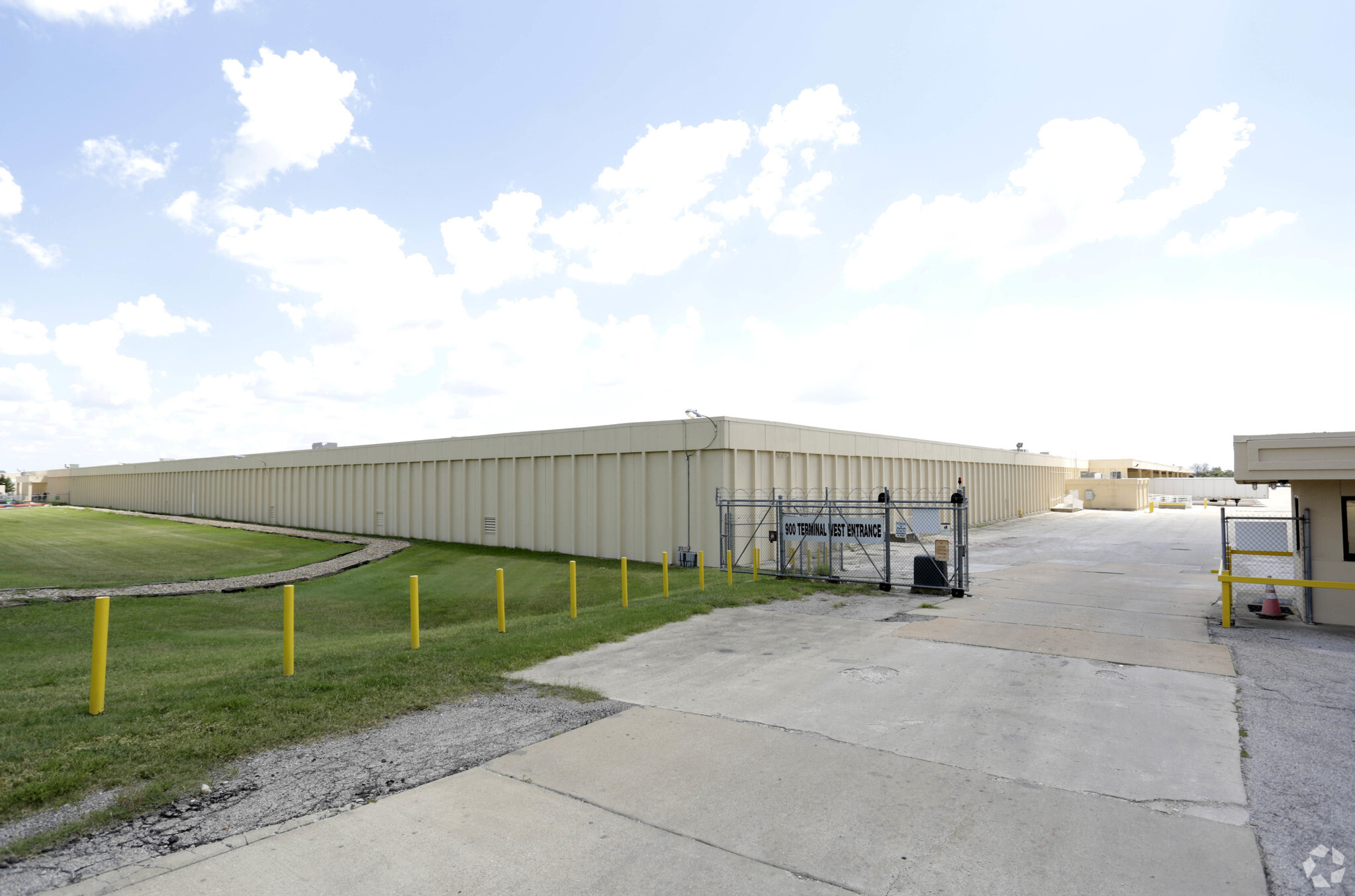 900 Terminal Rd, Fort Worth, TX for lease Primary Photo- Image 1 of 12