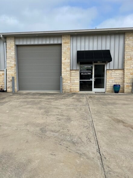 3100 Scott Dr, Austin, TX for lease - Building Photo - Image 2 of 6