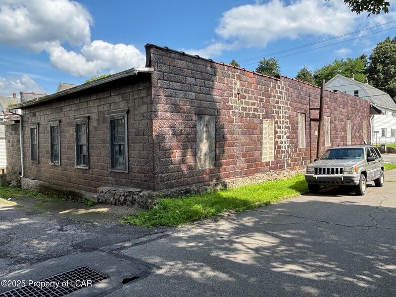 164 W Main St, Glen Lyon, PA for sale - Building Photo - Image 2 of 4