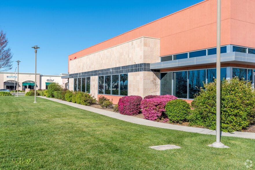 2280 Del Paso Rd, Sacramento, CA for sale - Building Photo - Image 2 of 7