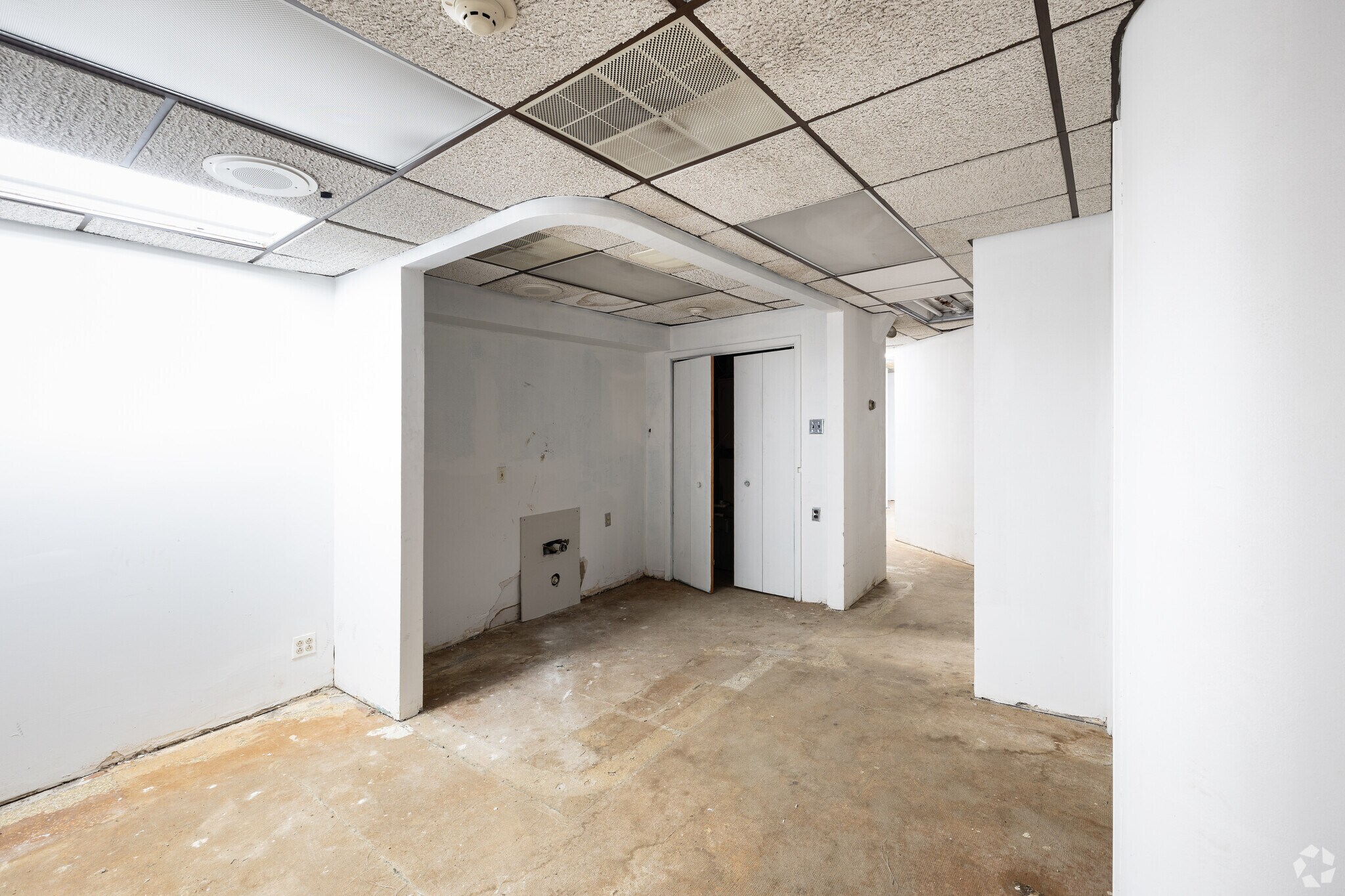 1350 15th St, Fort Lee, NJ for lease Interior Photo- Image 1 of 3