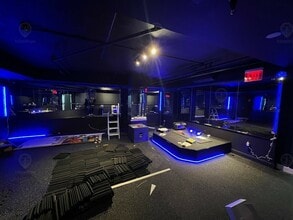 31-57 Vernon Blvd, Long Island, Long Island City, NY for lease Interior Photo- Image 1 of 8